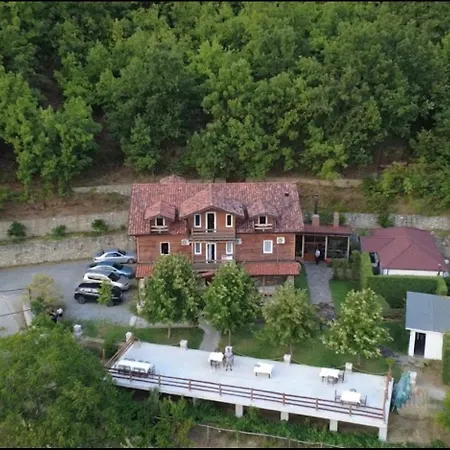 Guest house Bujtina Dini Rubik